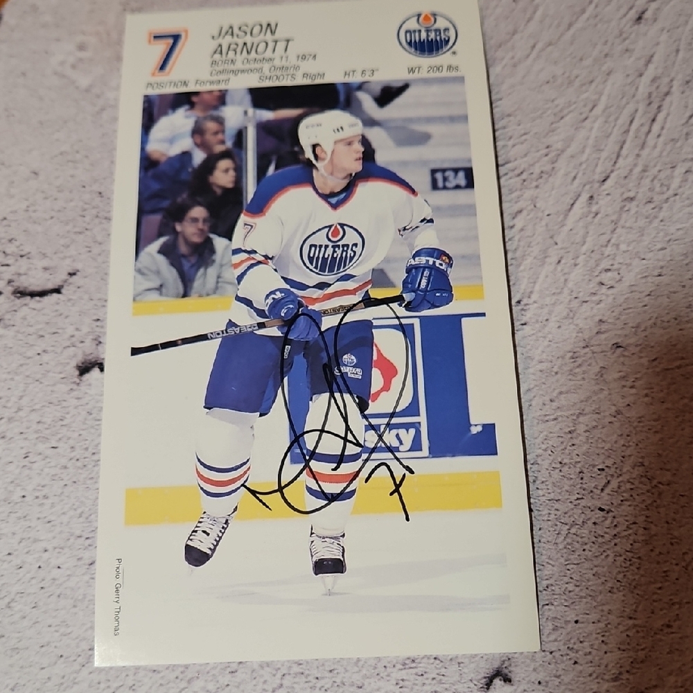 🌟3/$25🌟 Jason Arnott signed Edmonton Oilers team issued hockey postcard